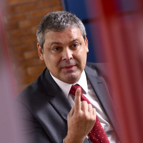 Crime de Alta Traição: Projeto de Lei Propõe Prisão de Até 40 Anos por Negociação de Sanções ao Brasil