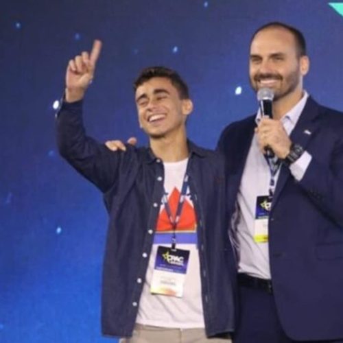 Eduardo Bolsonaro comenta atuação de Nikolas Ferreira nas redes sociais e pede apoio político