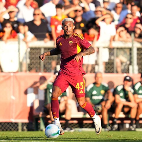 Estreia de Wesley na Roma: Análise Detalhada da Primeira Apresentação Oficial