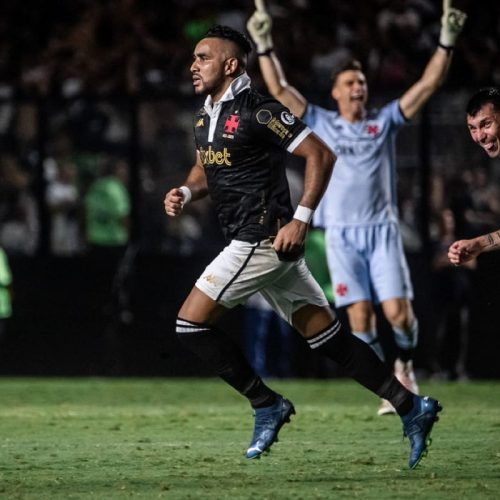 ex-Vasco Gary Medel Estabeleceu Relacionamento com Advogada Larissa Ferrari