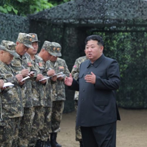 Exercício Militar da Coreia do Norte Sinaliza Preparação para Guerra Real, Afirma Kim Jong-un