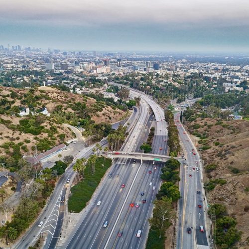expulso de boate: o caso do motorista que atropelou multidão em Los Angeles