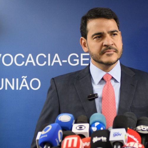Extradição de Zambelli: A Decisão do STF e a Postura da AGU
