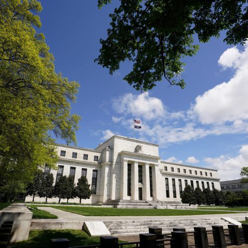 Federal Reserve Mantém Juros dos EUA: Análise Compreensiva