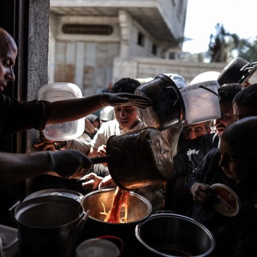 Fome em Gaza: 111 organizações alertam para crise humanitária iminente