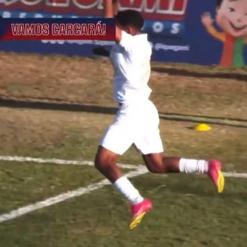 Lesão no Joelho ao Imitar CR7: Riscos e Prevenção para Jogadores