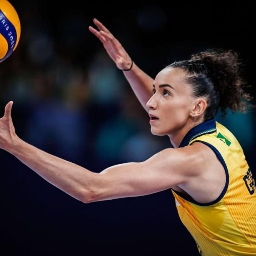 Liga das Nações de Vôlei: Brasil encerra torneio como vice-campeão com Gabi Guimarães na seleção da competição