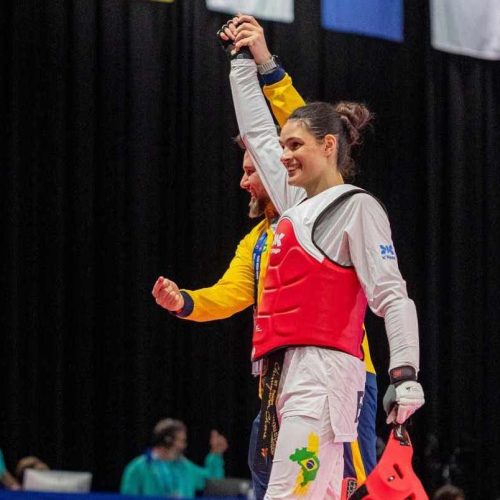 Maria Clara Pacheco Sagra-se Campeã Mundial Universitário de Taekwondo