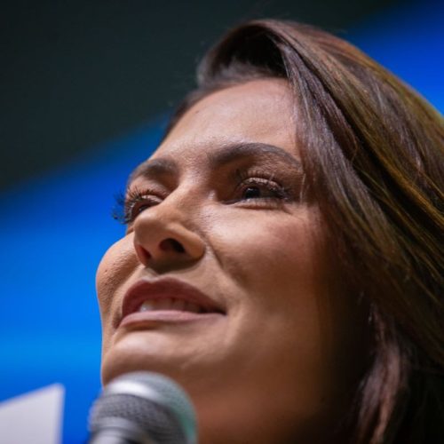 Michelle Bolsonaro Comenta Voto de Fux a Favor de Bolsonaro: ‘Facho de Lux’