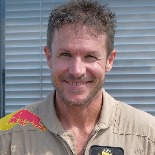 O Primeiro Paraquedista a Saltar da Estratosfera: A Biografia de Felix Baumgartner