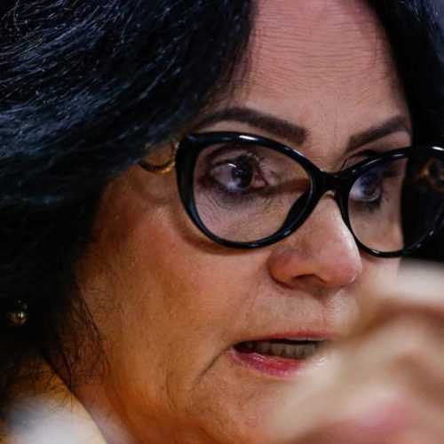 Operação da PF na Casa de Jair Bolsonaro: O Relato Informativo e Autoritário da Senadora Damares Alves