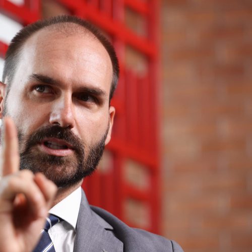 Operação PF Contra Bolsonaro: Medidas Legais e Implicações