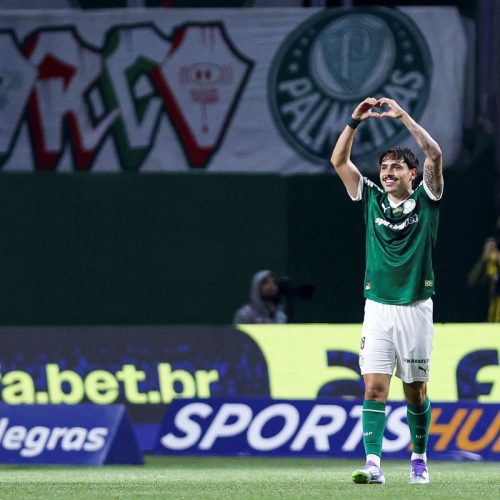 Palmeiras Vence Alagoa e Retorna ao G-4: Hulk em Destaque
