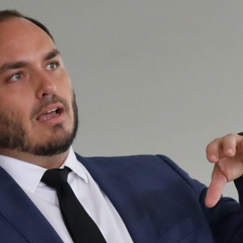Pen Drive: Operação PF na Residência de Bolsonaro e as Implicações da Descoberta