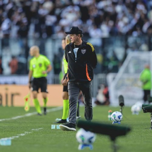 Penalidade: Cuca analisa o árbitro do Vasco x Atlético-MG no Brasileirão