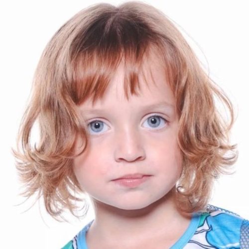 Penteadeira mata menina de 4 anos em acidente escolar em Teresina (PI)