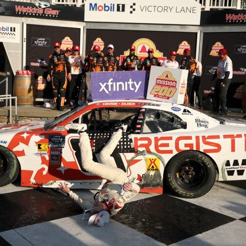 Piloto NASCAR: Acidente de Connor Zilisch após comemoração de vitória