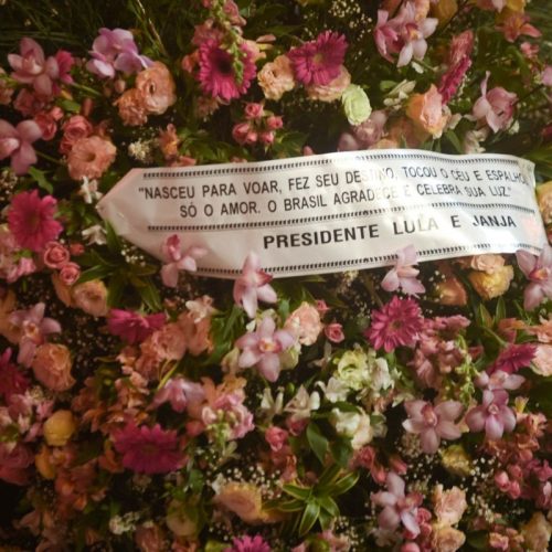 Preta Gil: Lula Envie Coroa de Flores em Homenagem à Cantora