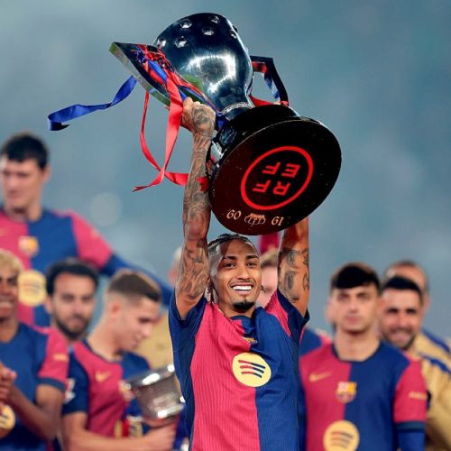 Raphinha Fora do Top 3: Jornal Marca Classifica o Jogador em Quarto na Lista dos Melhores da Temporada