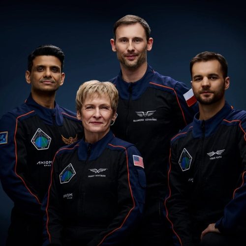 retorno dos astronautas: missão espacial triunfa com pouso perfeito no pacífico