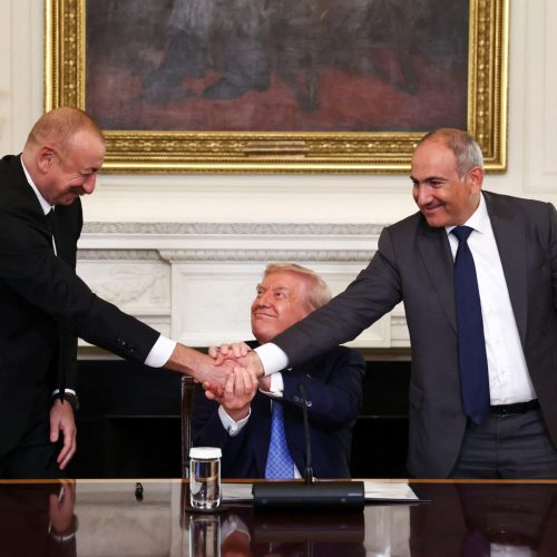 Será o Cemitério de Mercenários de Trump: Crise no Corredor de Paz entre Armênia e Azerbaijão