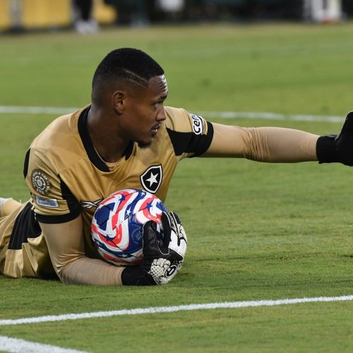 Transição de Jogadores: West Ham fecha acordo para contratar o goleiro do Botafogo?