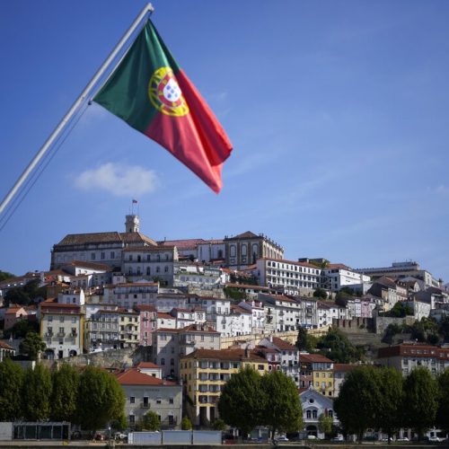 Tribunal Constitucional de Portugal Veta Pacote Controverso de Anti-Imigração