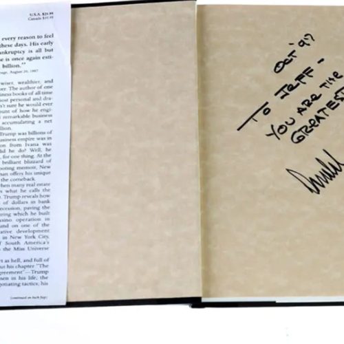 Trump e Epstein: Revelação sobre Dedicatória em Livro de 1997 Gera Polêmica