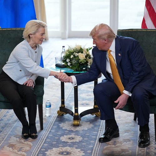 Trump fecha acordo com a UE e reduz tarifas de 30% para 15% em grande avanço comercial